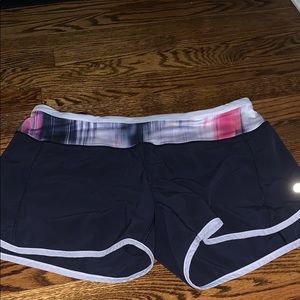 Lululemon shorts size 6